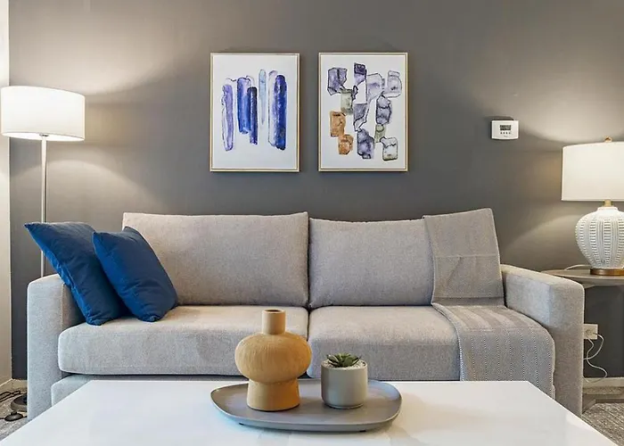 Landing Modern With Amazing Amenities Apartment Buffalo Grove